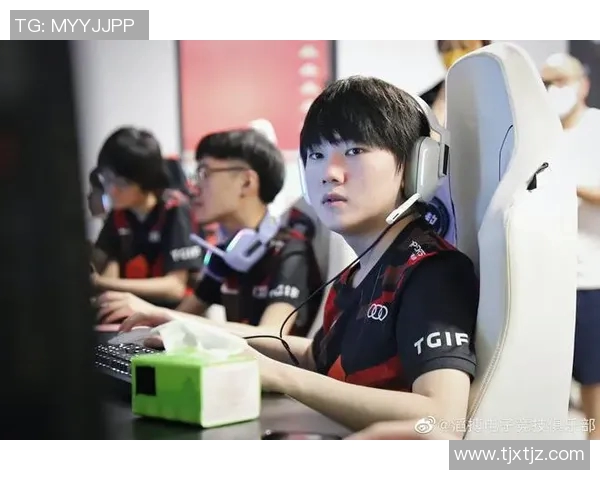 赛后复盘TES对阵LNG的战术分析与关键决策探讨